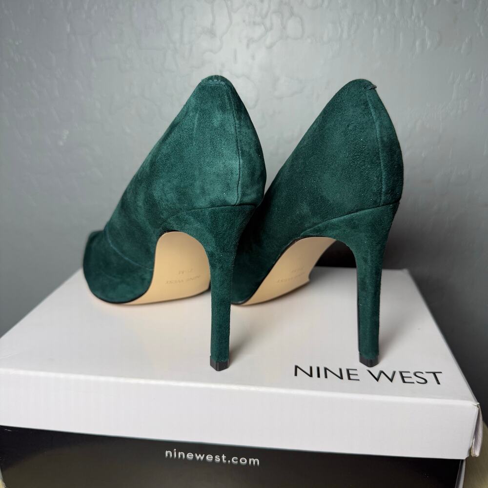 Nine West Emerald Green Suede Pointed Toe Pumps - Picture 4 of 7
